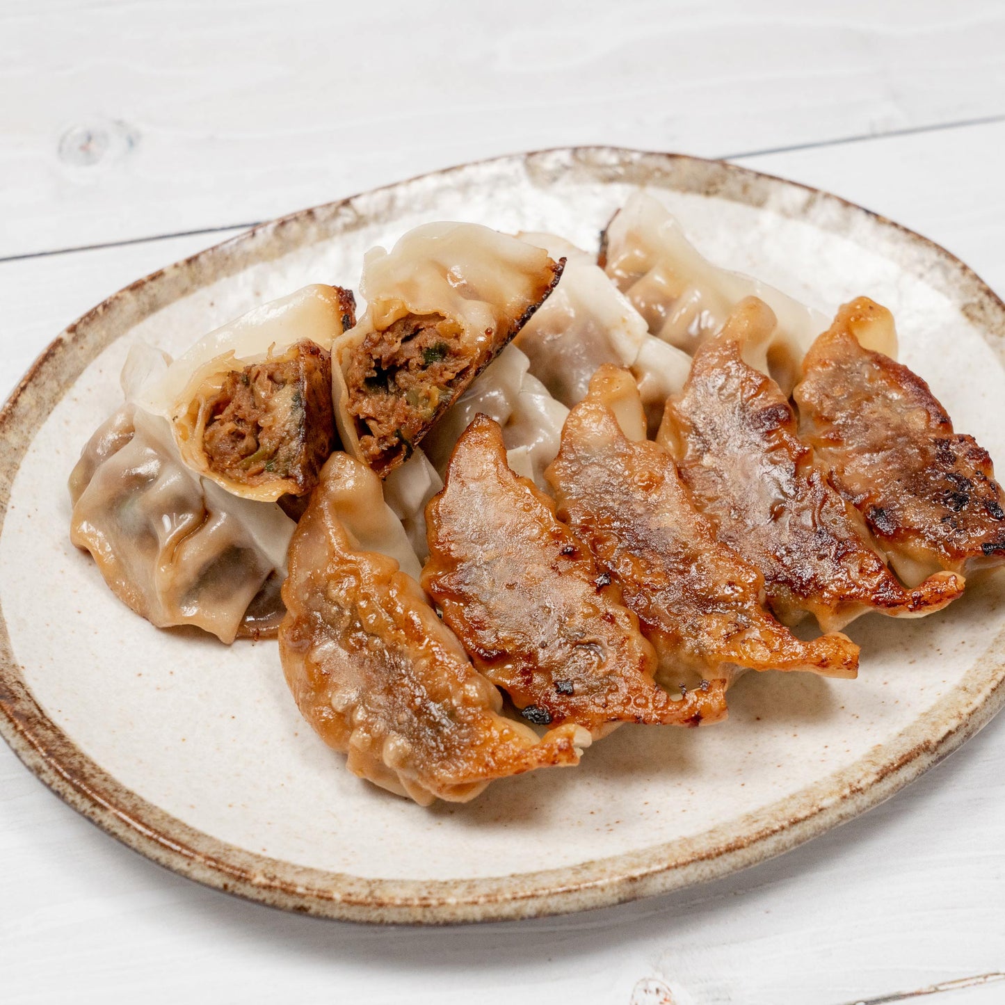 【更に美味しくなった】熟成黒みそ肉うまっ!餃子(20個・40個・80個)|(税込・送料無料)※一部地域追加送料あり